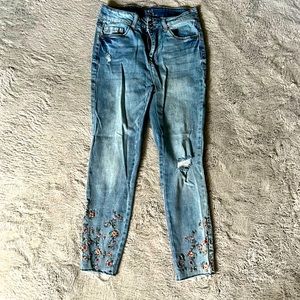 Floral Embroidered Crop Pants size 4